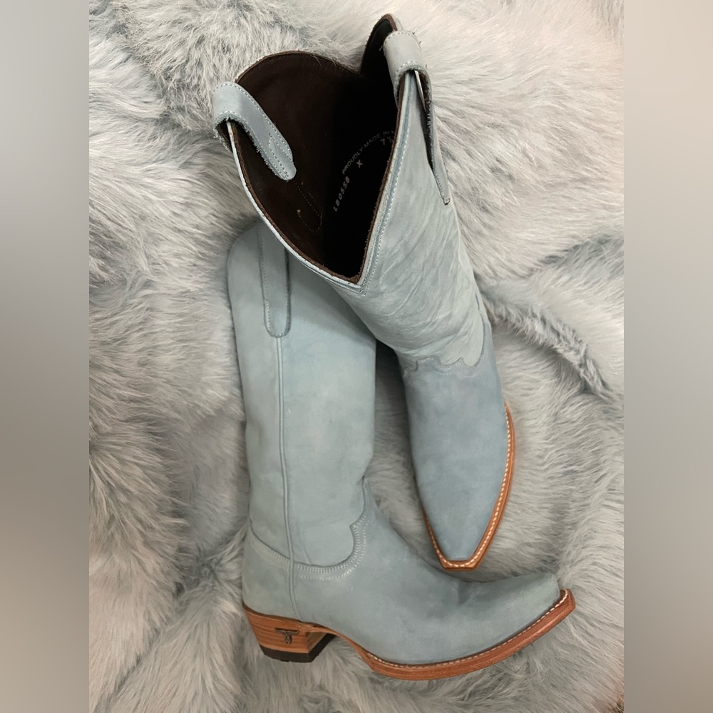 LANE BOOTS Pretty Powder Blue Suede Leather Western Boots!